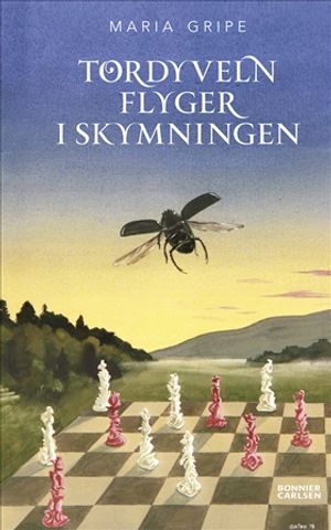 Tordyveln flyger i skymningen