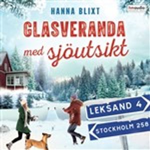 Glasveranda med sjöutsikt