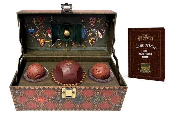 Harry Potter Collectible Quidditch Set (Includes Removeable Golden Snitch!) | 23 000:e upplagan